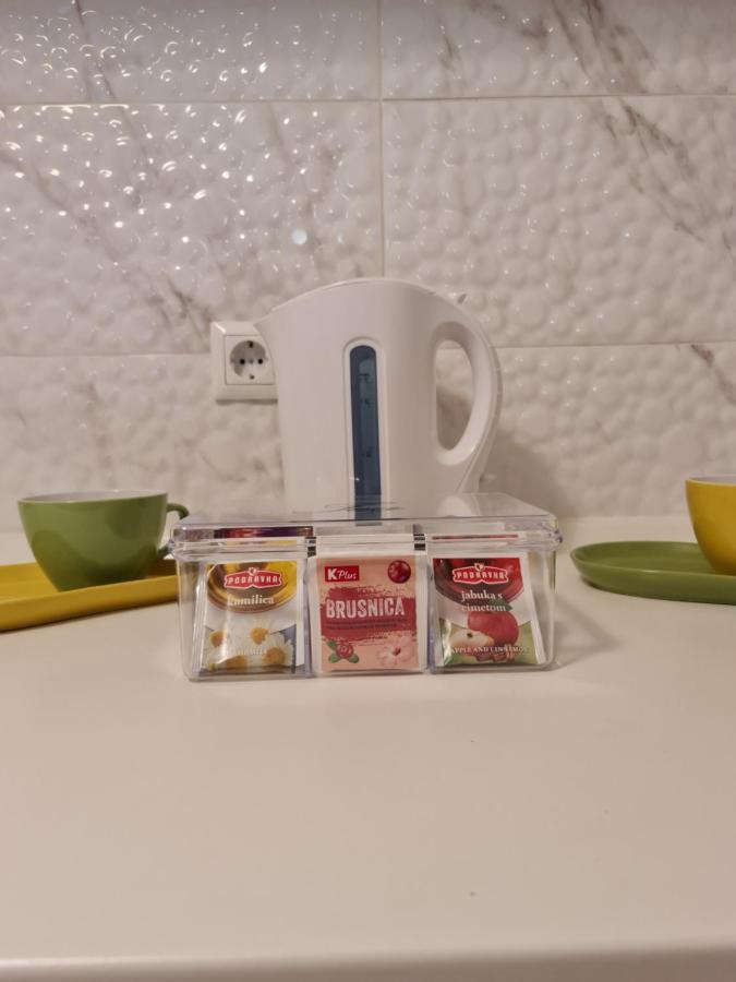 Apartment Pemper - Self Check In And Check Out Otocac Ngoại thất bức ảnh