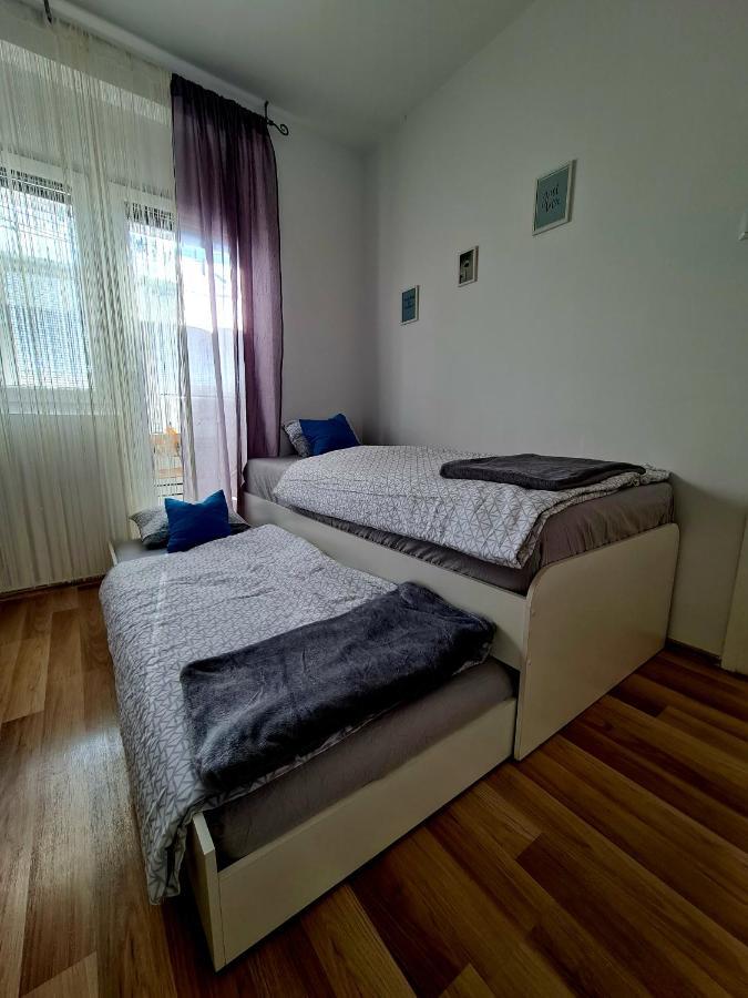 Apartment Pemper - Self Check In And Check Out Otocac Ngoại thất bức ảnh