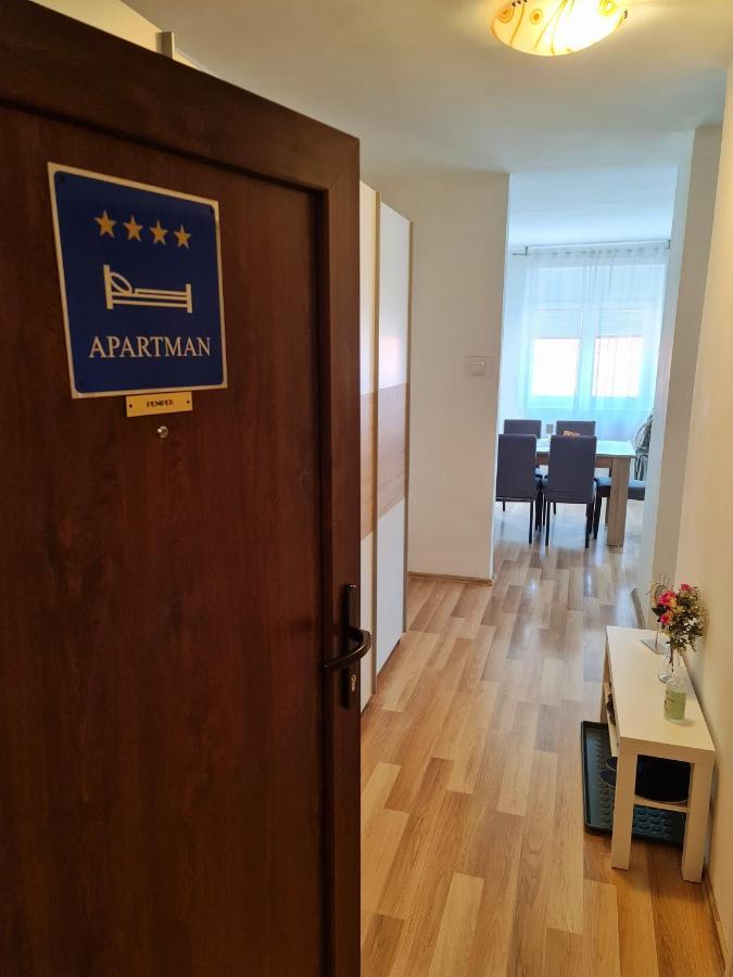 Apartment Pemper - Self Check In And Check Out Otocac Ngoại thất bức ảnh