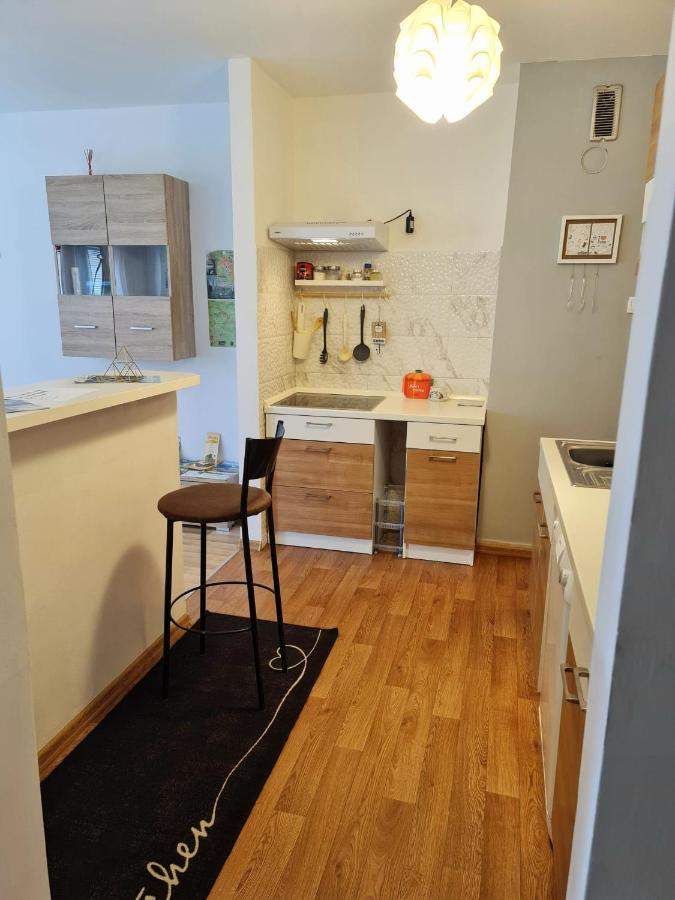 Apartment Pemper - Self Check In And Check Out Otocac Ngoại thất bức ảnh