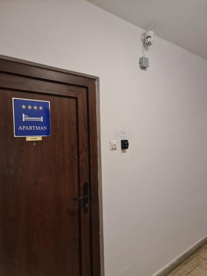 Apartment Pemper - Self Check In And Check Out Otocac Ngoại thất bức ảnh