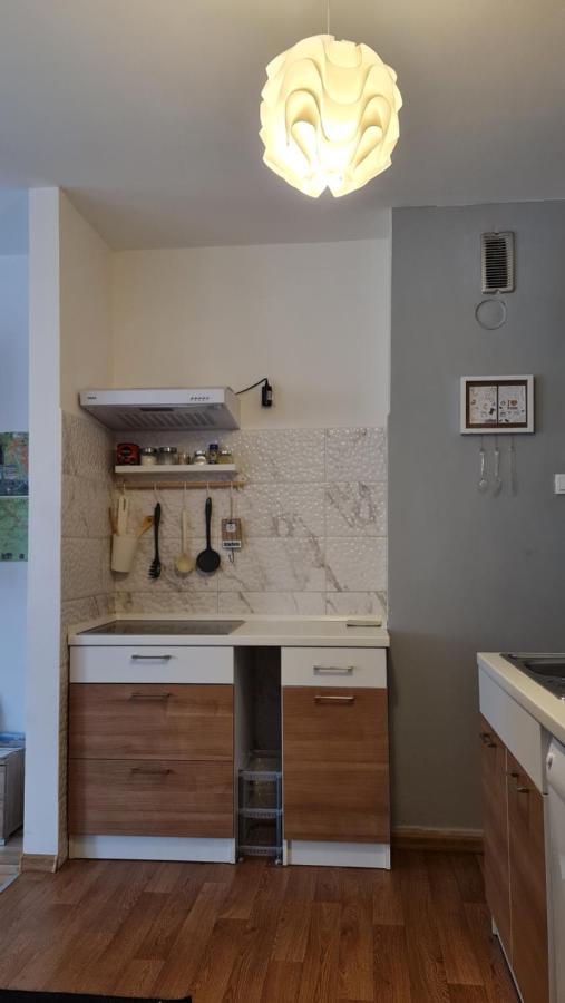 Apartment Pemper - Self Check In And Check Out Otocac Ngoại thất bức ảnh