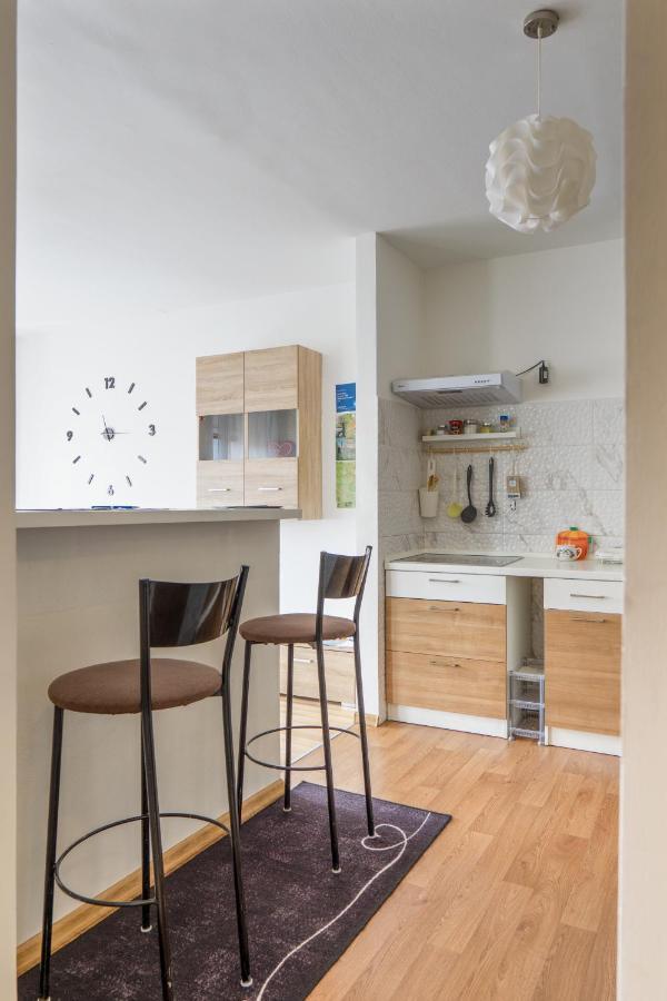 Apartment Pemper - Self Check In And Check Out Otocac Ngoại thất bức ảnh